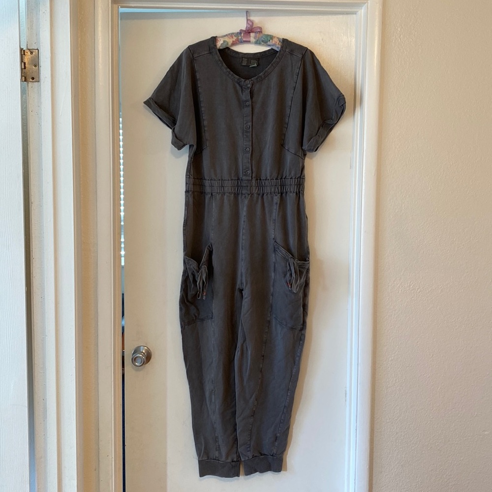 Anthropologie Estela jumpsuit size L gray